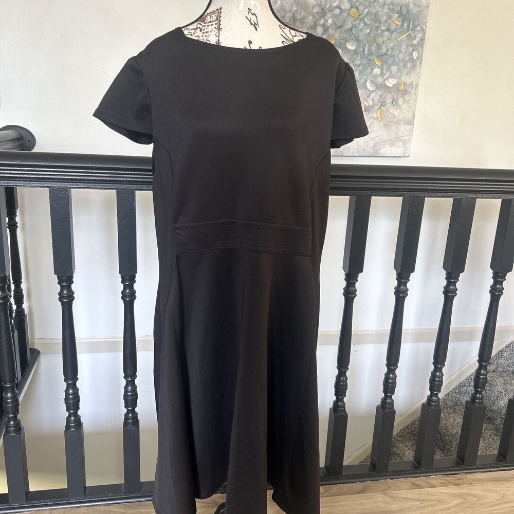 LADIES NWT LENNIE FOR NINA LEONARD BLACK DRESS SZ 16‎